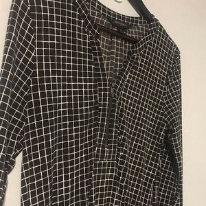 Banana Republic Dress Black and White       Small.